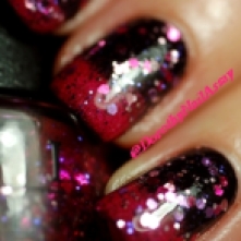 close up New year eve nail art with Aengland Lancelot, Lilypad Bubble Yummo and OPI Blush Hour, indoors artificial lightening.